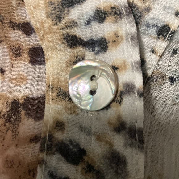 Sheer long sleeve blouse with abalone buttons size M - Picture 4 of 10